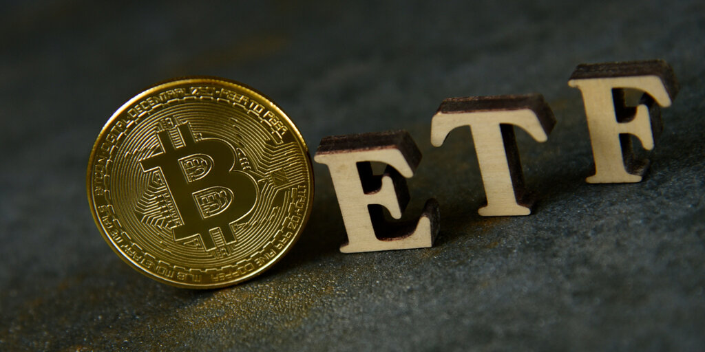 Bitcoin ETFs See $120 Million Outflows, BlackRock's IBIT Ends 71-Day Inflow Streak