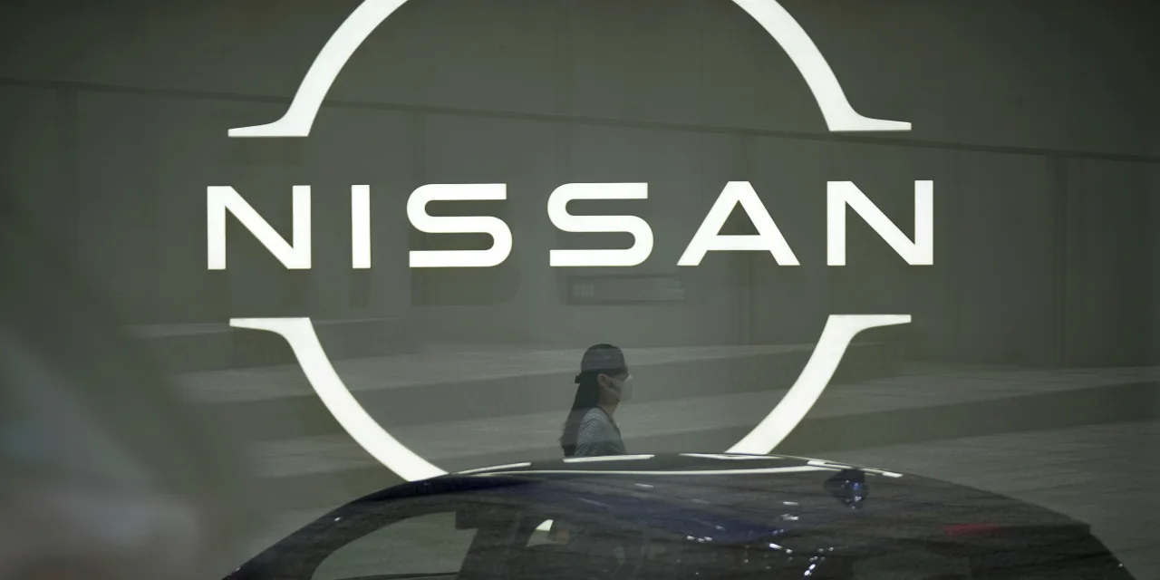 Auto makers Renault, Nissan to make their stakes in each other equal