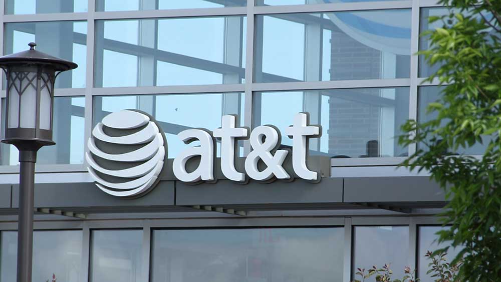 AT&T Joins T-Mobile In Digital Switching. Verizon Adds To Holiday Promotional War.