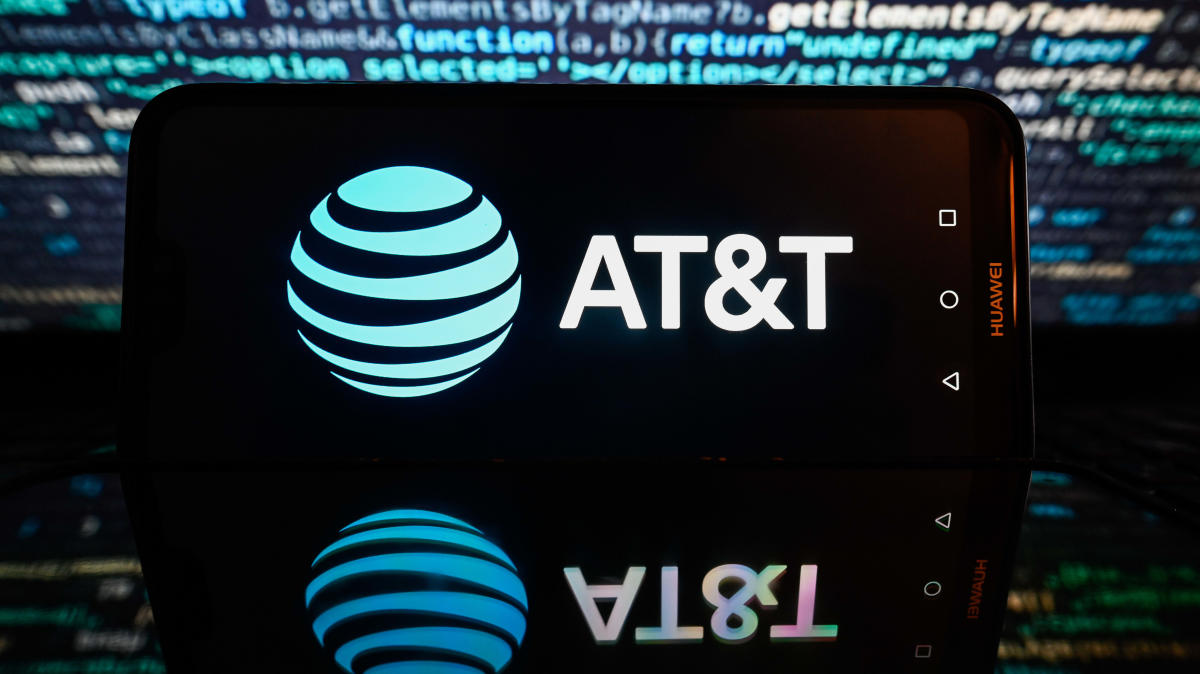 AT&T adds more subscribers than expected, stock pops - Yahoo Finance
