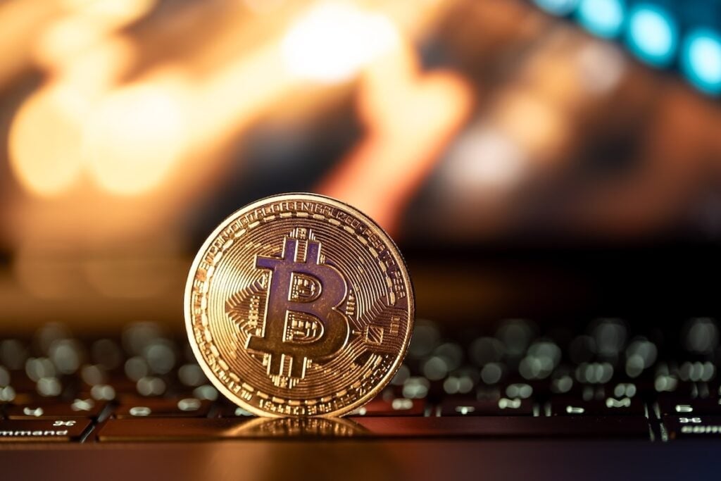 MSTR Nears Make-Or-Break Price as Saylor Hints at Buying More Bitcoin