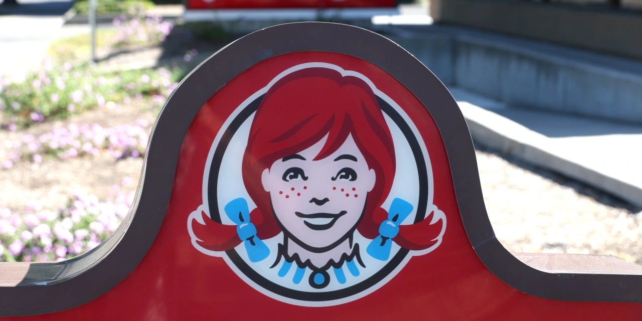 Wendy’s Names Robert Wright as CEO
