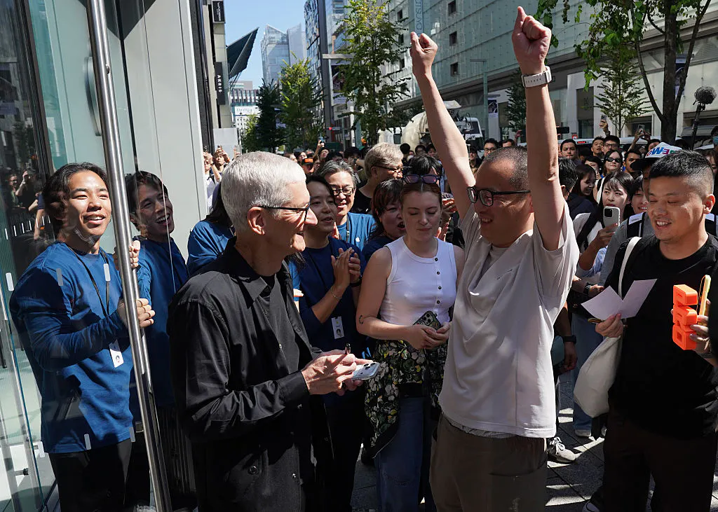 What prediction markets think will happen with Apple’s CEO
