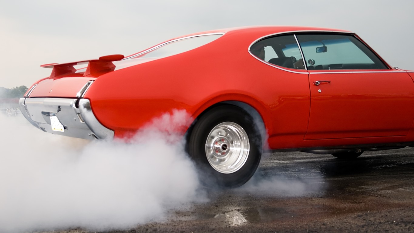 GM Just Beat Earnings Estimates. Is Ford Still the Better Dividend Stock?