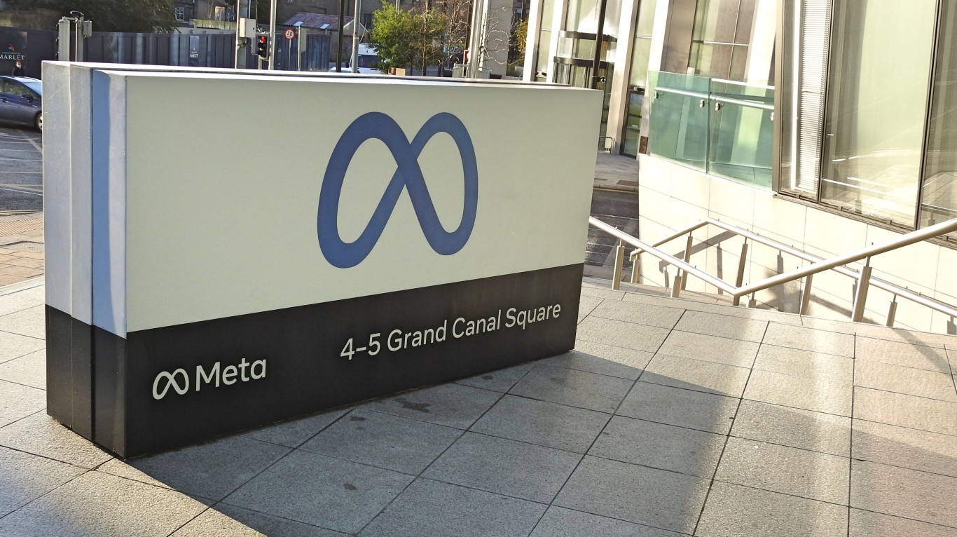 Meta Cuts Metaverse Budget by 30% to Prioritize AI Spending Over Reality Labs