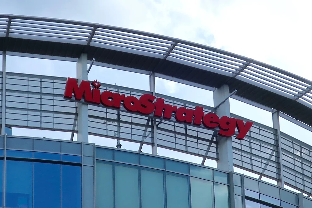 MSTR's New Bitcoin Accounting Standard To Drive 'Financial Swings,' Make Earnings 'Volatile,' Says Expert After Lawsuit Hits Strategy