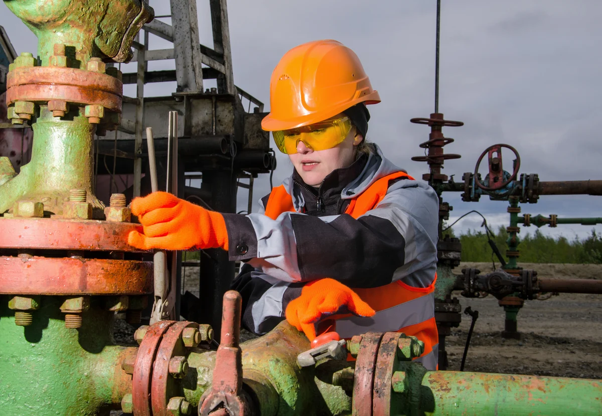 The World Is Burning Through Oil With No Resupply in Sight. Is SHEL Stock a Buy Before the Squeeze Gets Worse?