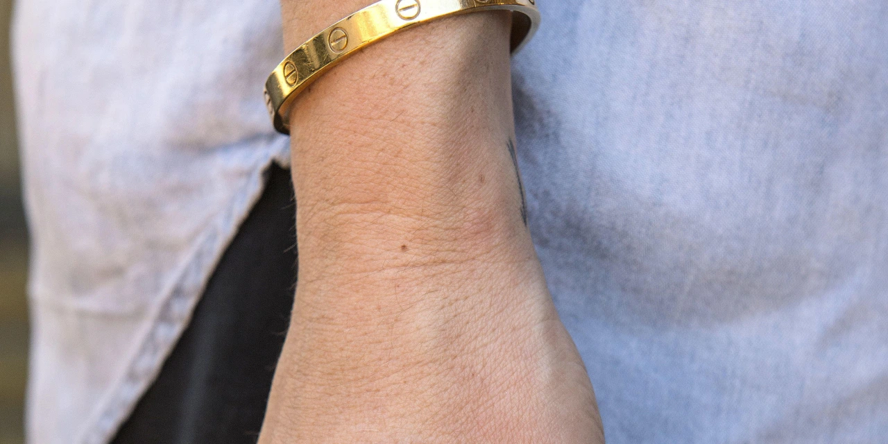 Why Cartier is Shining in a Luxury Slump: Heard on the Street