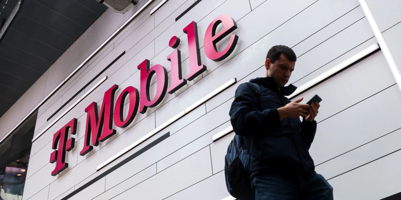 T-Mobile Profit, Revenue Rise on Postpaid Growth