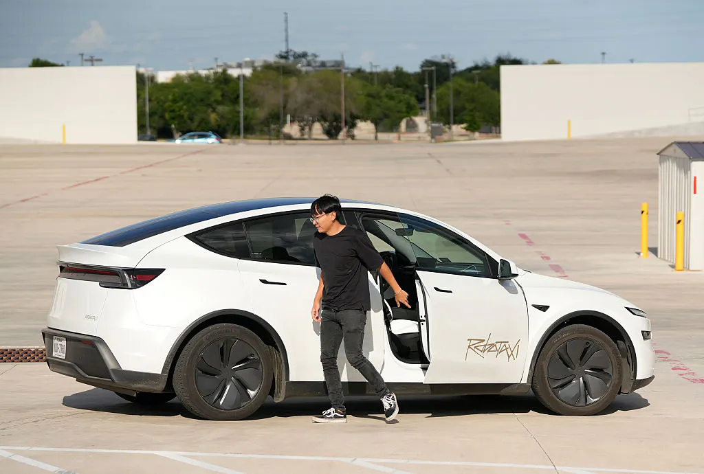 BofA doesn't expect Tesla's ride-share service to have an impact on Uber or Lyft this year