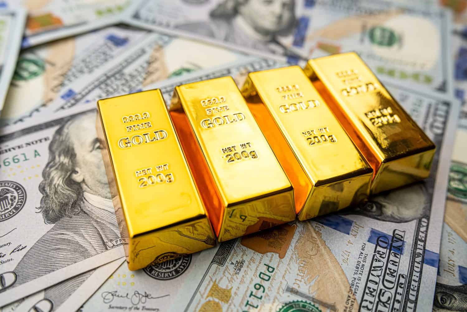 $5,000 Gold Is Coming — Don’t Miss These 2 Top Gold Stocks