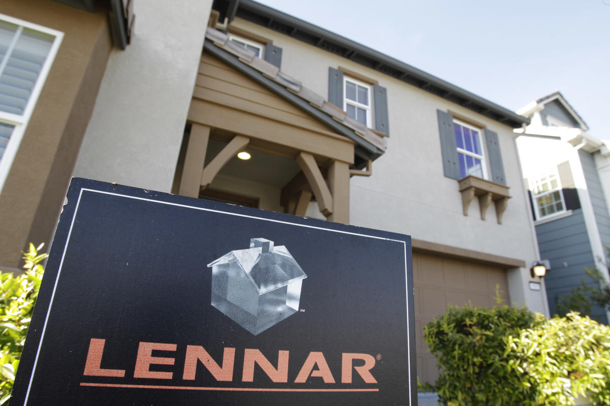 Homebuilder Lennar sees 'no disruption' in lending unit amid bank ... - Yahoo Finance