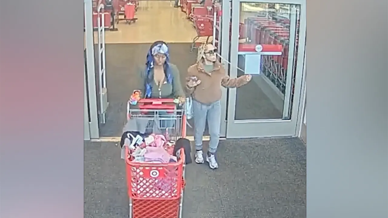 New Jersey Target employee thwarts 3 women stealing shopping cart full of merchandise: police - Fox Business