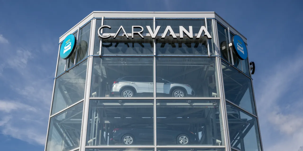 Carvana Accelerates as CarMax Stalls. What Happens to the Stocks Next, According to Charts