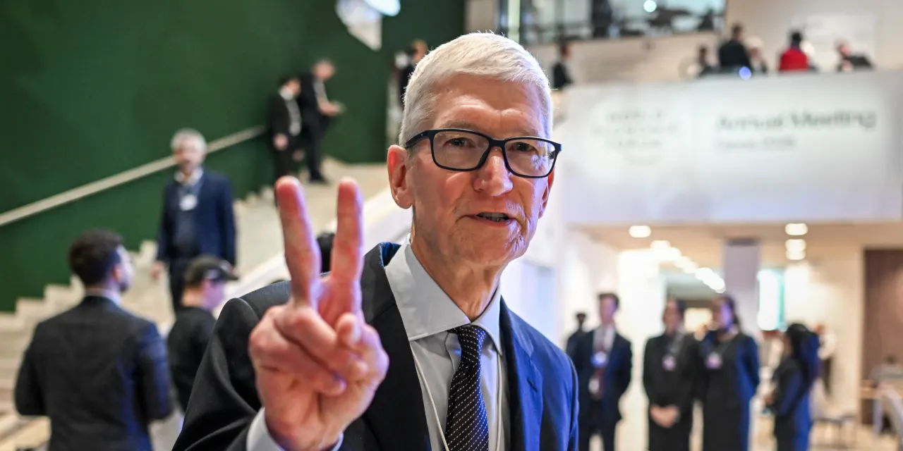 Apple CEO Tim Cook says he’s ‘heartbroken’ after Minneapolis shootings, calls for de-escalation