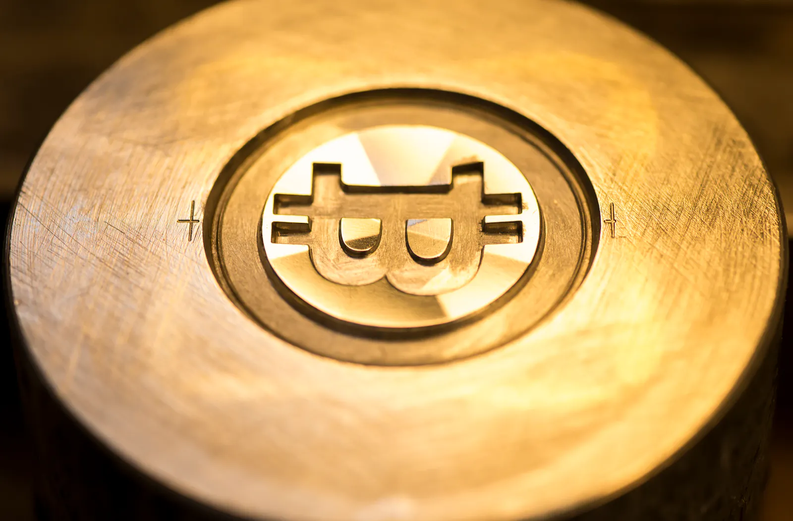 Bitcoin ETFs lose $5.5 billion in outflows in five weeks as investors pour into gold