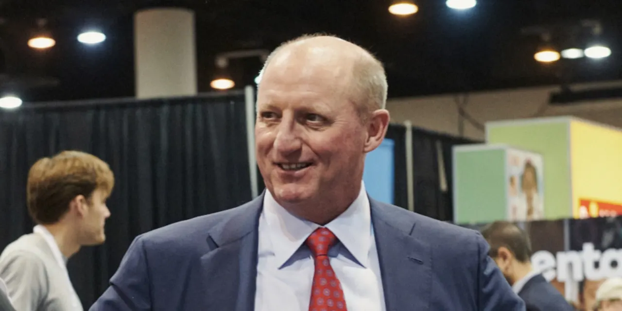 Berkshire CEO Abel Is Fond of Financial Metric Similar to One Criticized by Buffett