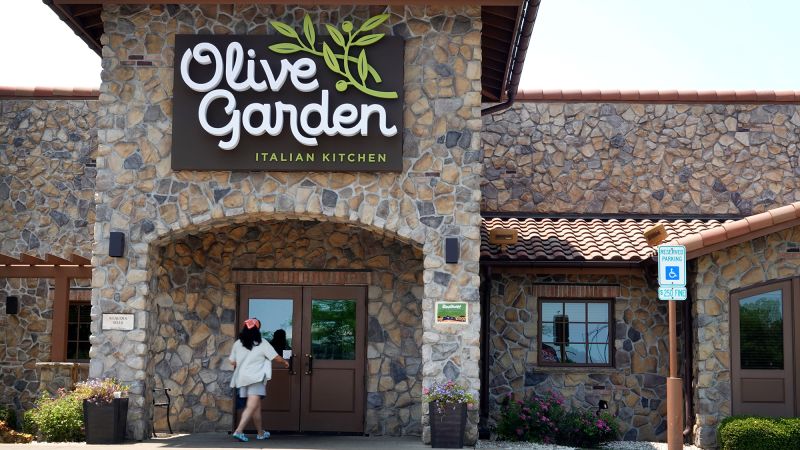 People can’t get enough of LongHorn Steakhouse and Olive Garden