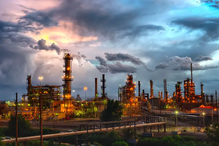 Marathon Petroleum swings to Q1 loss as refiners hit tough patch