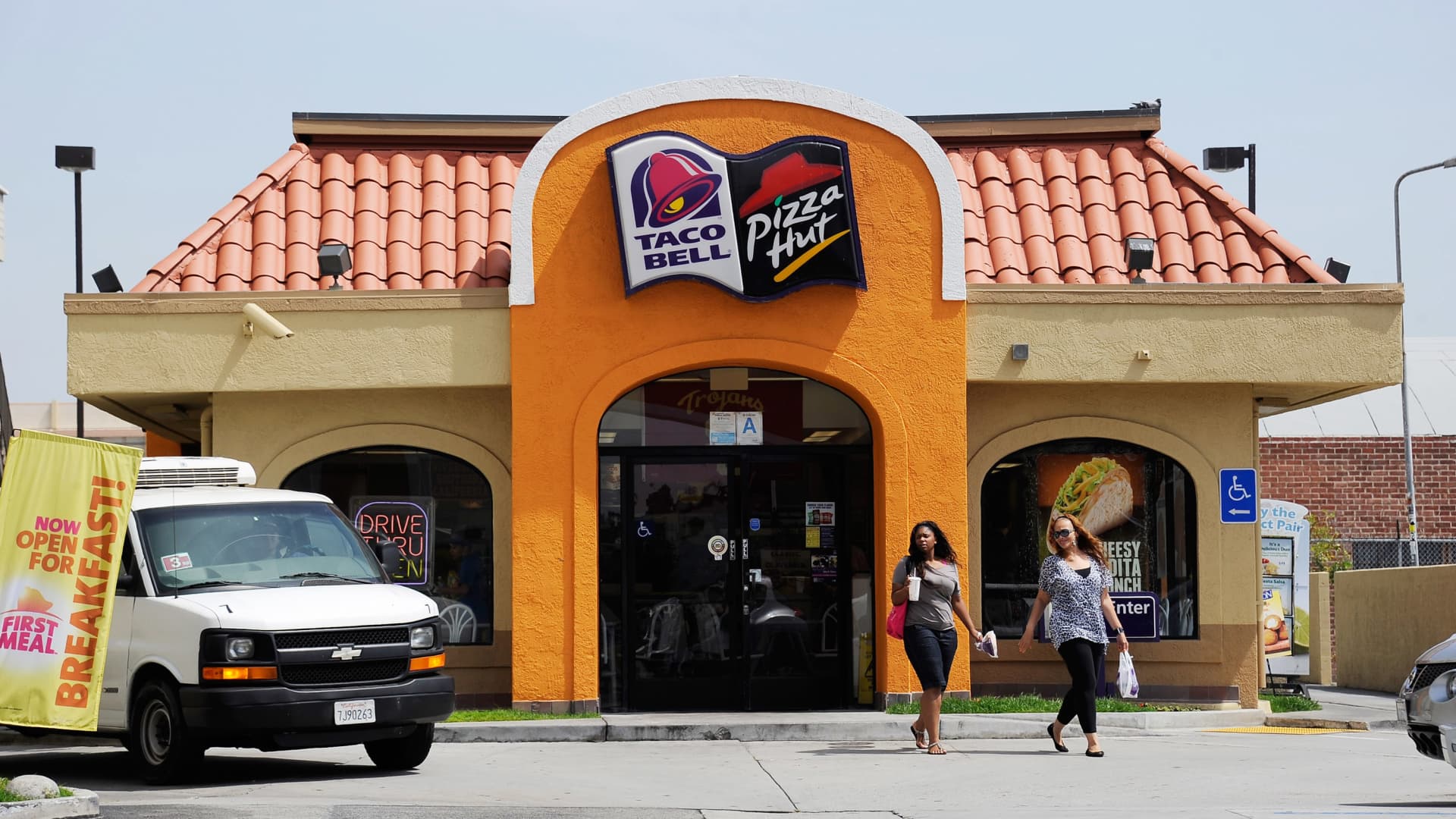 Yum Brands is cooking up more than fast food. It's preparing the industry's next CEOs