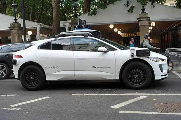 Waymo to start offering driverless rides in Detroit