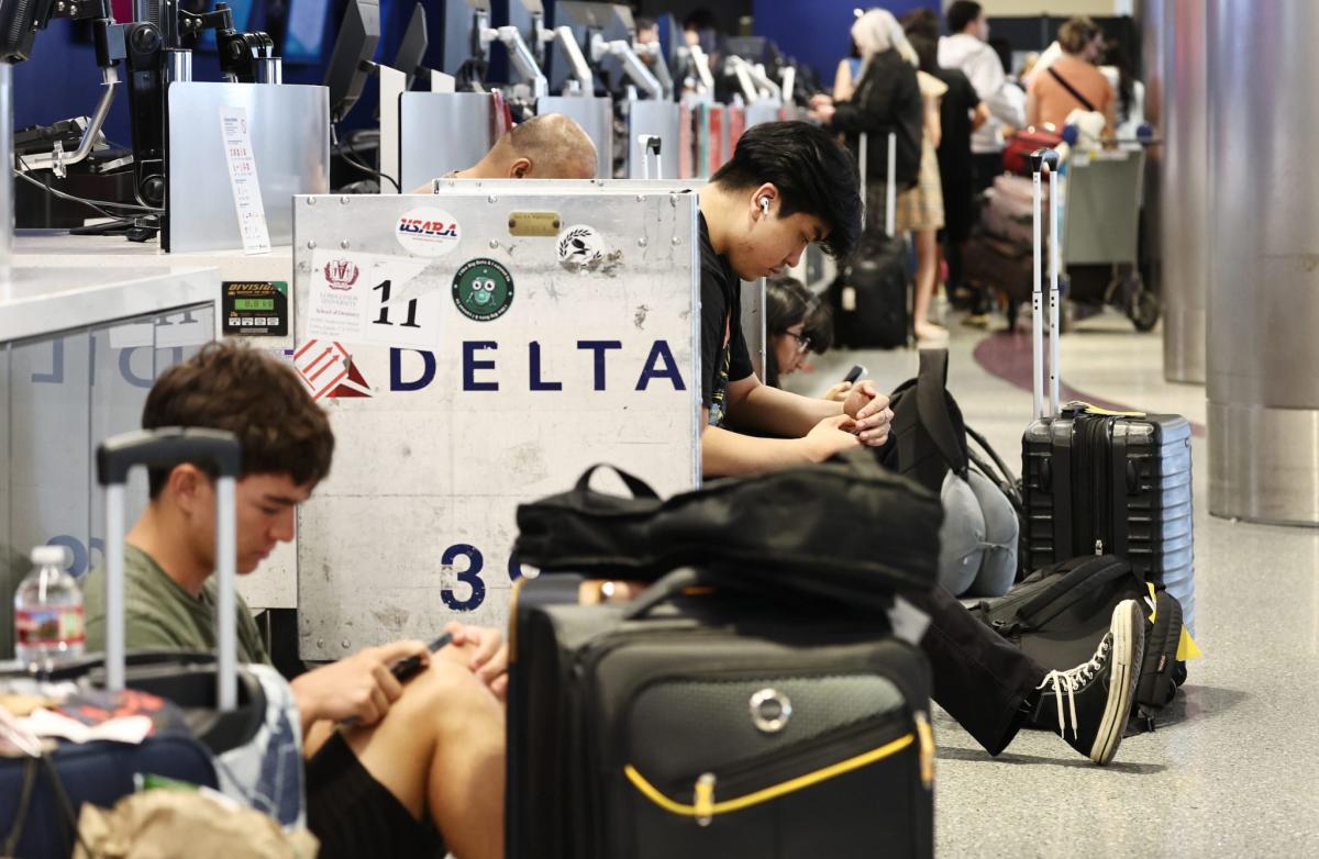 Southwest’s crisis 2 years ago should have been a warning to Delta before its mass cancellations