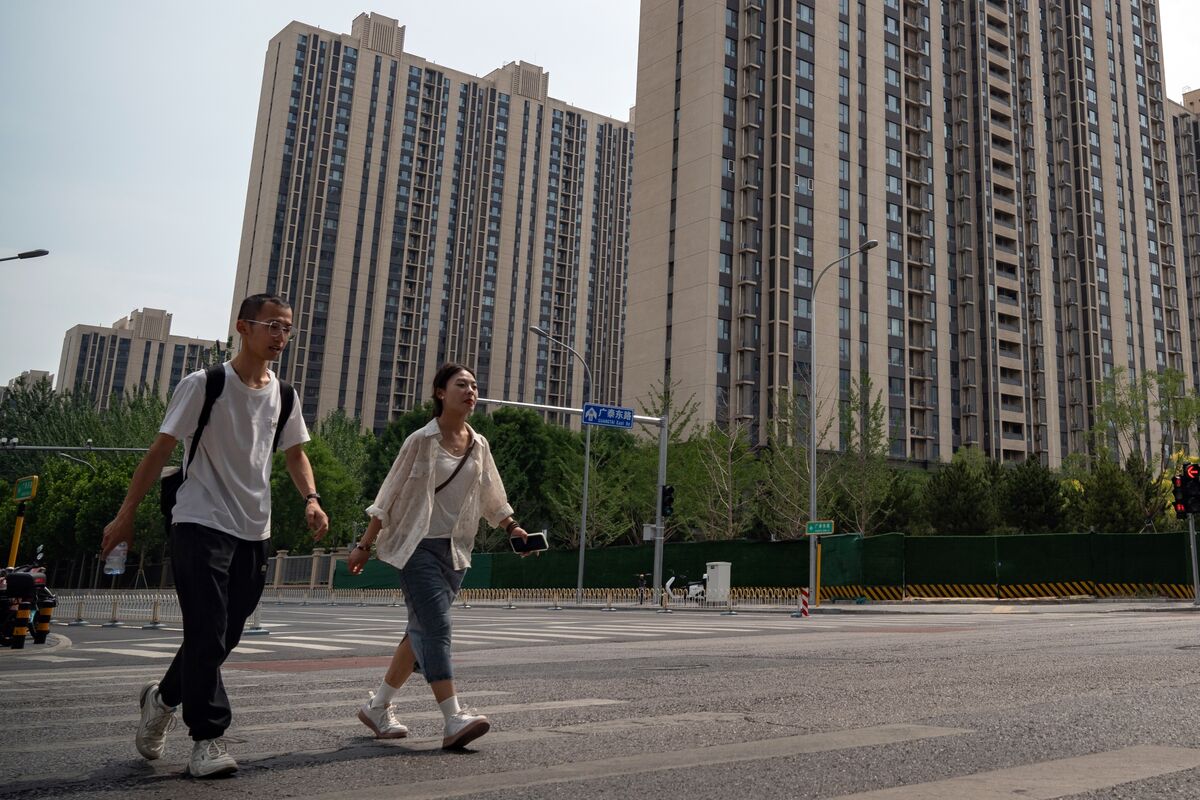 Oaktree, PAG Vie With Arkkan Over Chinese Builder’s Debt Plan