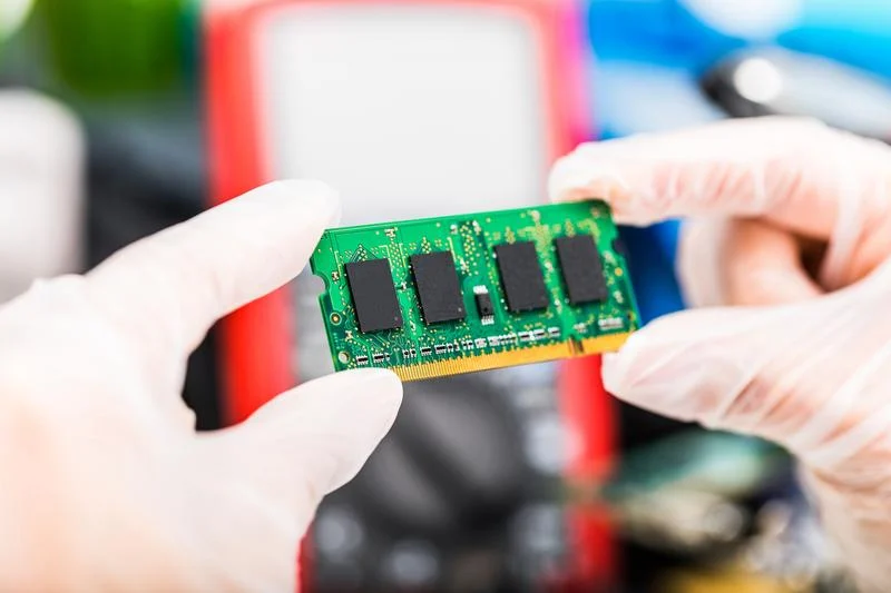 The Memory Crunch Is Bigger Than Expected. 1 Top Stock to Buy on the Dip (Hint: Not Micron or Sandisk)