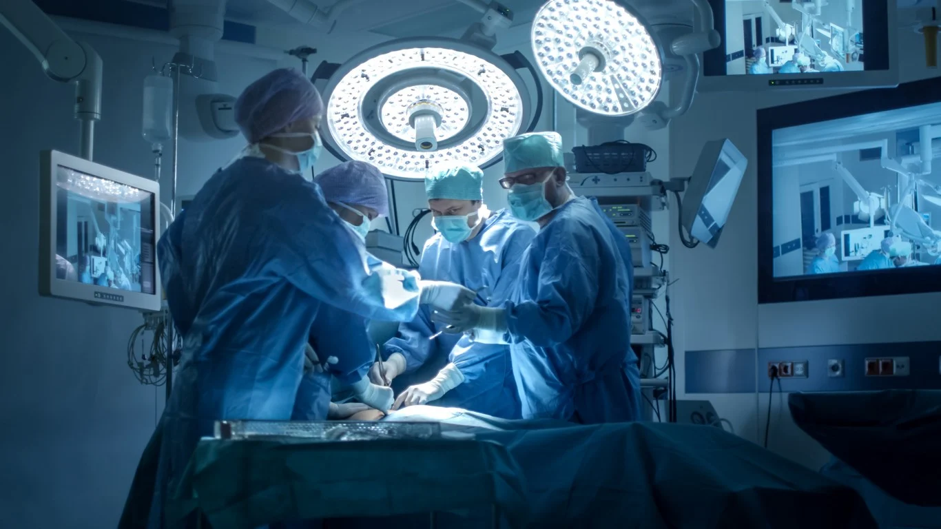 Medtronic's 49-Year Dividend Streak Faces a New Challenge: Is Growth Finally the Real Story?