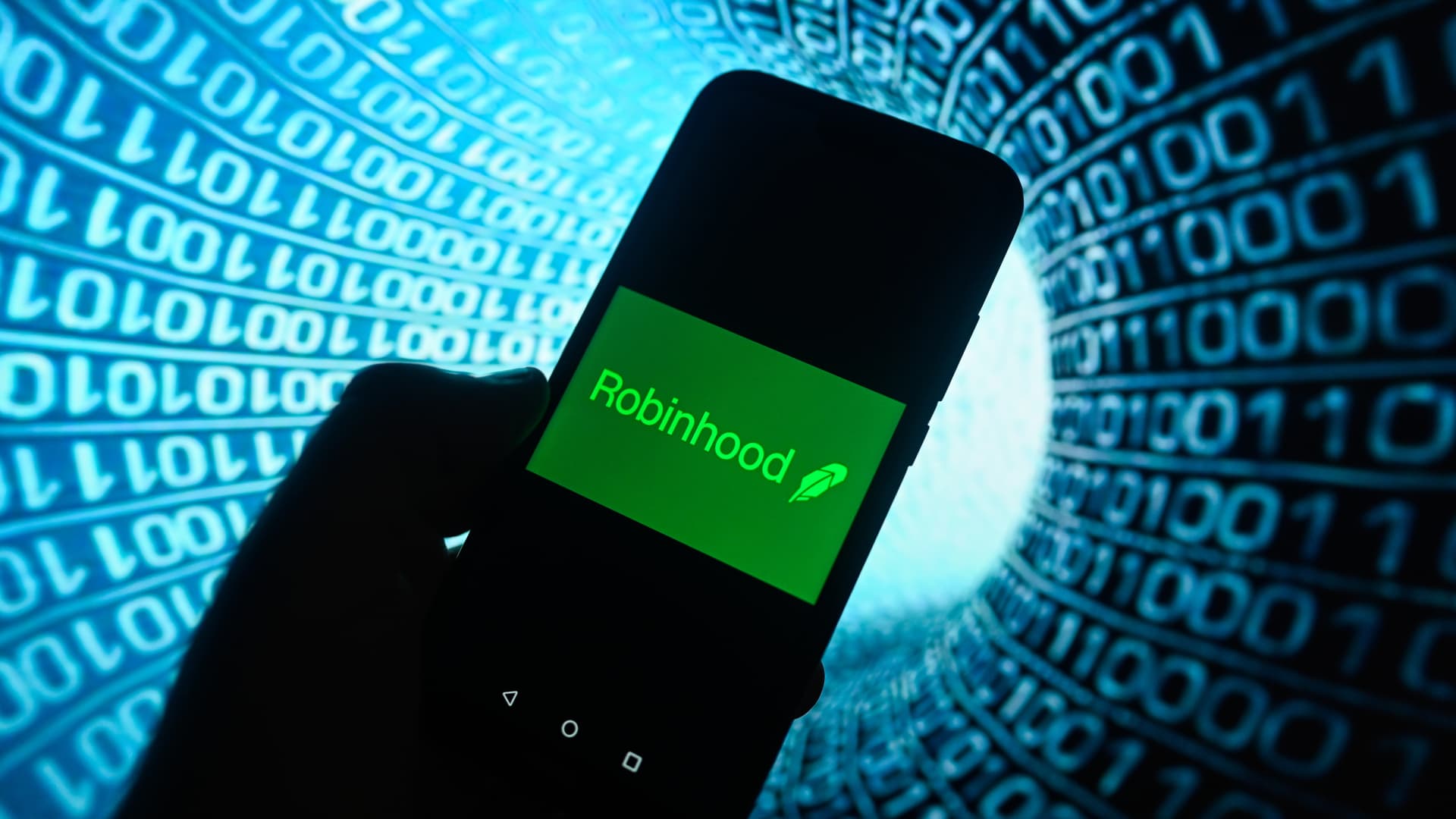 Robinhood shares fall 5% as crypto slump weighs on profits, offsetting gains in new businesses
