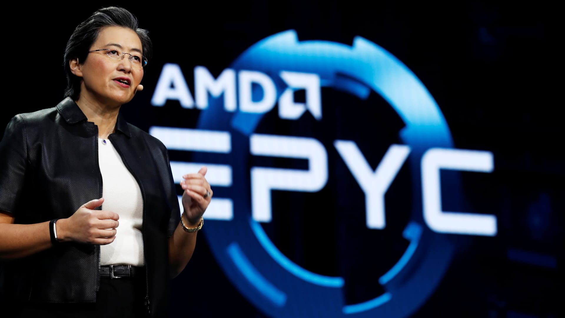 AMD stock slumps 5% on earnings miss, China AI chip concerns