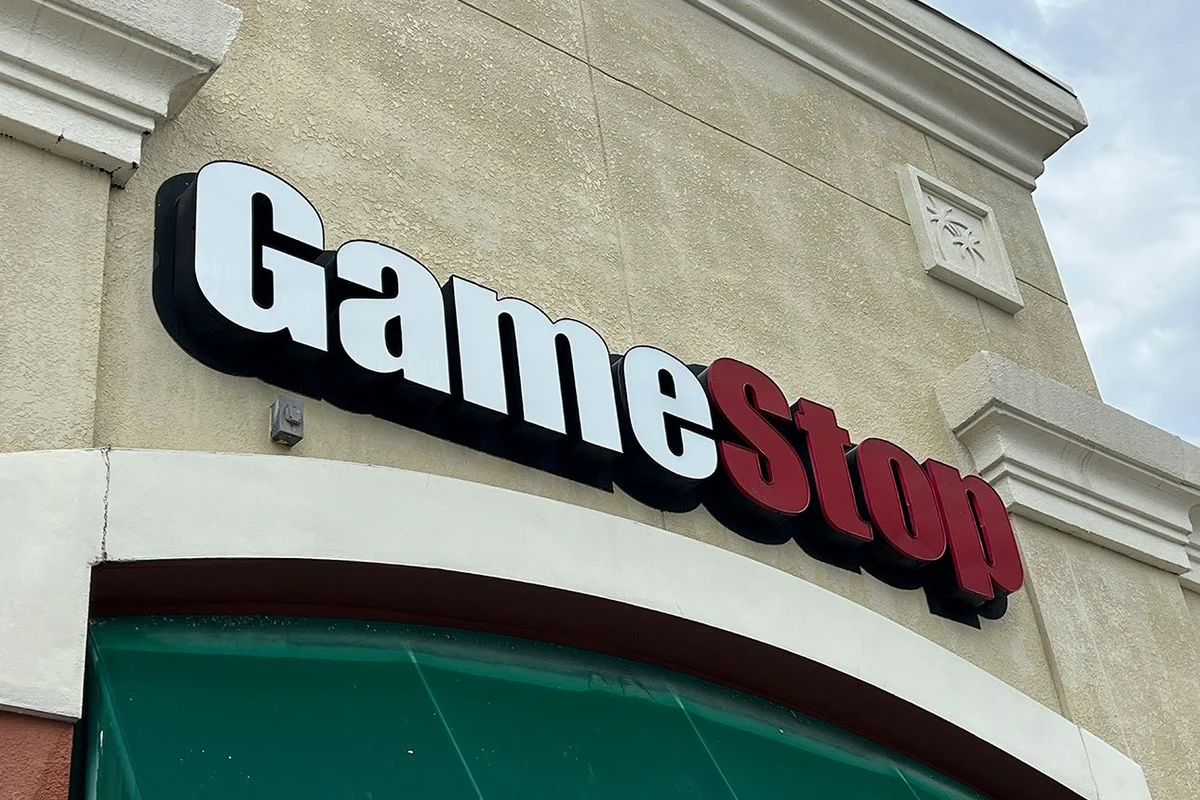Booking vs. GameStop: Is Travel or Collectibles the Better Value Creator in Stocks?