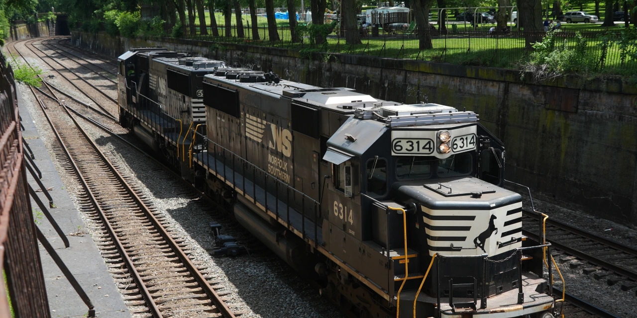Railroad Stocks Rally as More Cargo Moves From Trucks to Trains