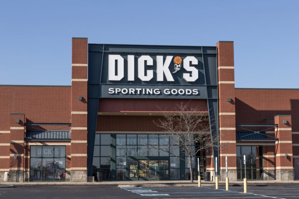 Dick's Sporting Goods Stock Climbs As Foot Locker Recovers, Sales Growth Accelerates