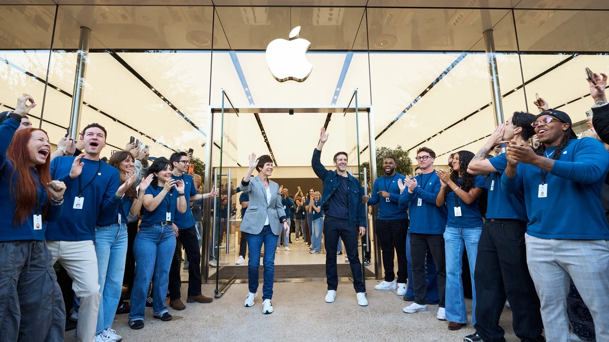 If You'd Invested $10,000 in Apple Stock 10 Years Ago, Here's How Much You'd Have Today