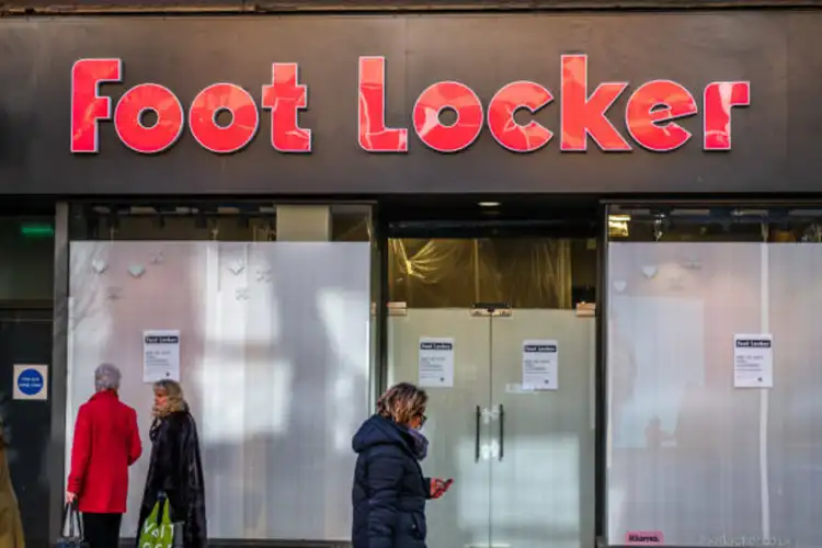 Dick's Sporting Goods and Foot Locker extend the regulatory review period for the planned merger