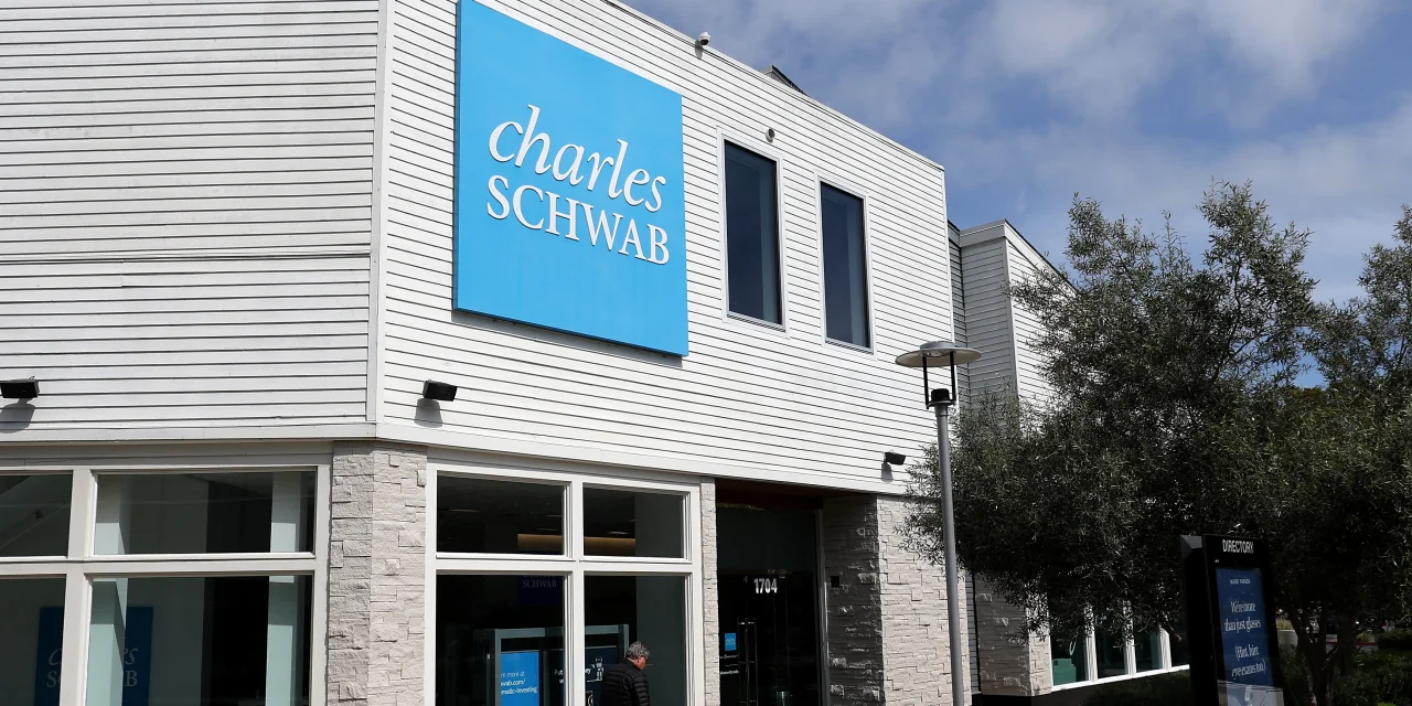 Schwab and Robinhood Will  Match U.S. Government’s $1,000 Gift to Trump Accounts