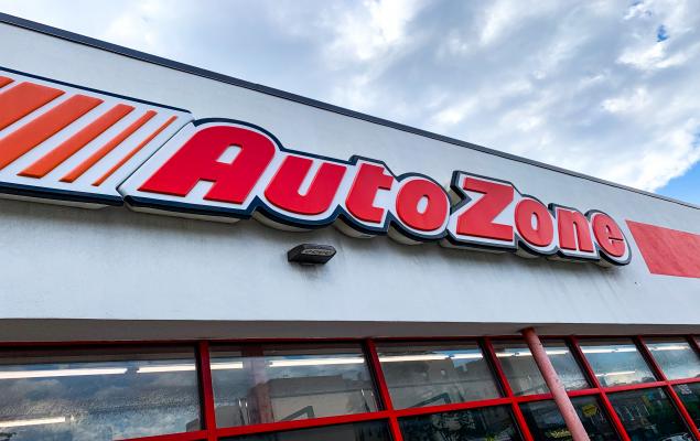 Should Investors Buy AZO Stock as Growth Meets Margin Concerns?