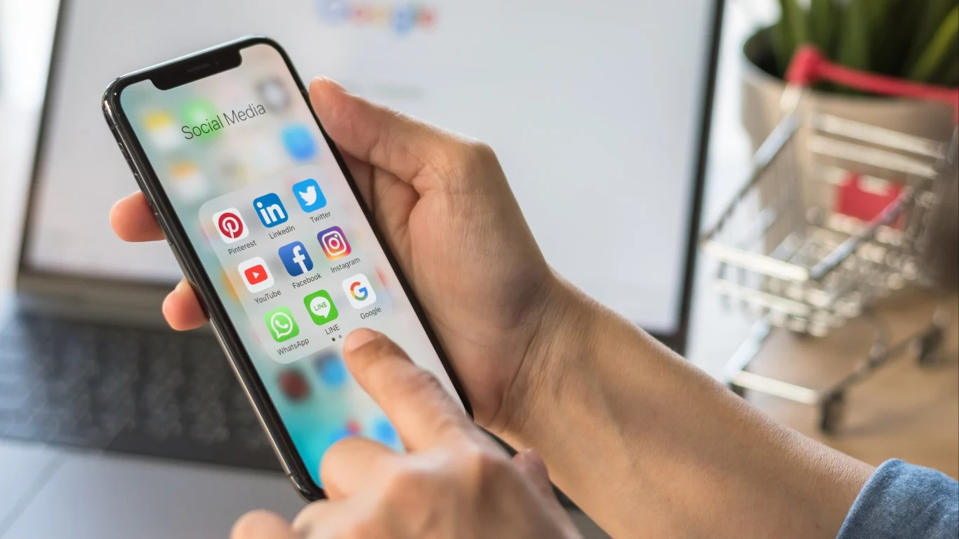 Meta Platforms Falls 3%: 3 Reasons the Platform Addiction Ruling Could Be Its Biggest Legal Threat Yet