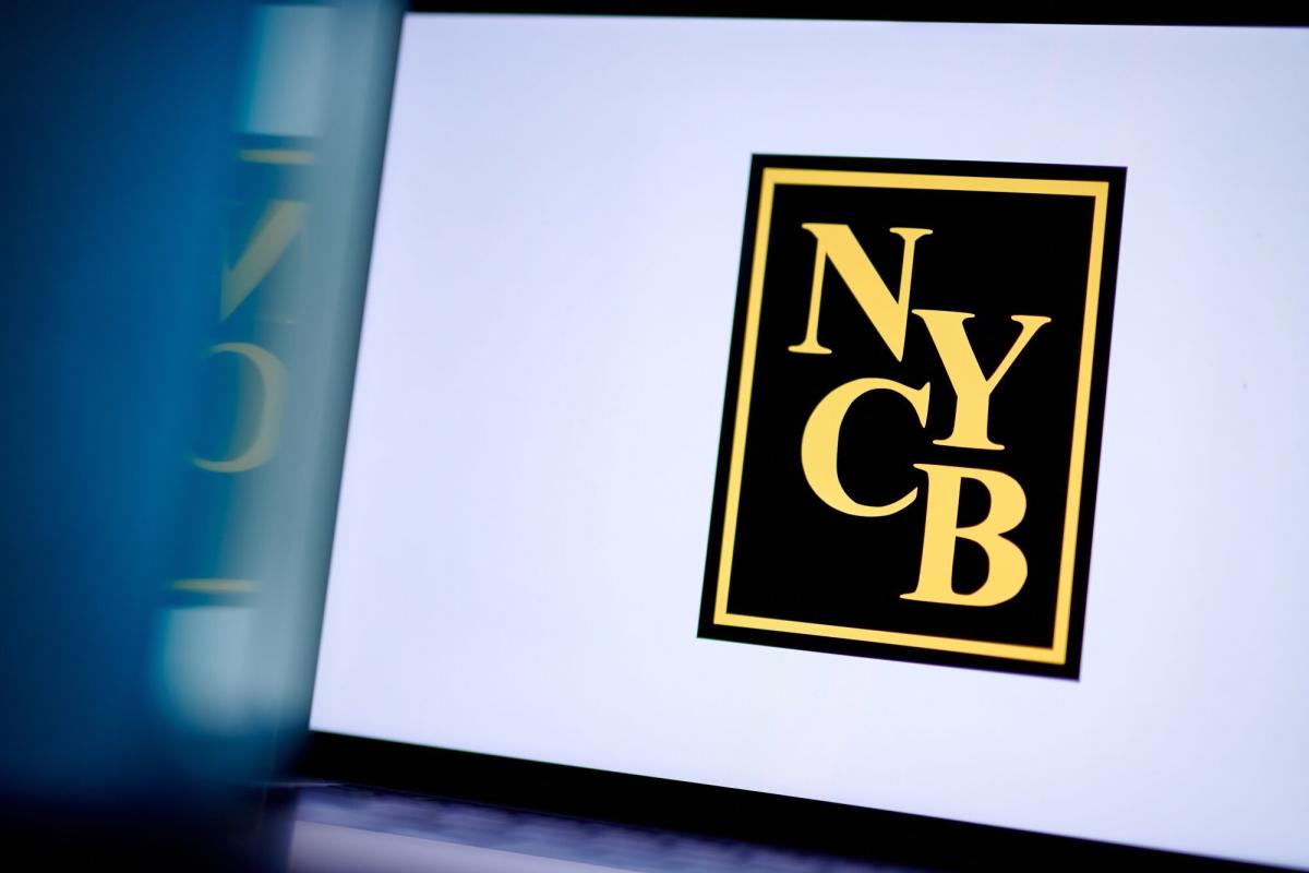 NYCB to Sell More Loans to JPMorgan After $5.9 Billion Deal