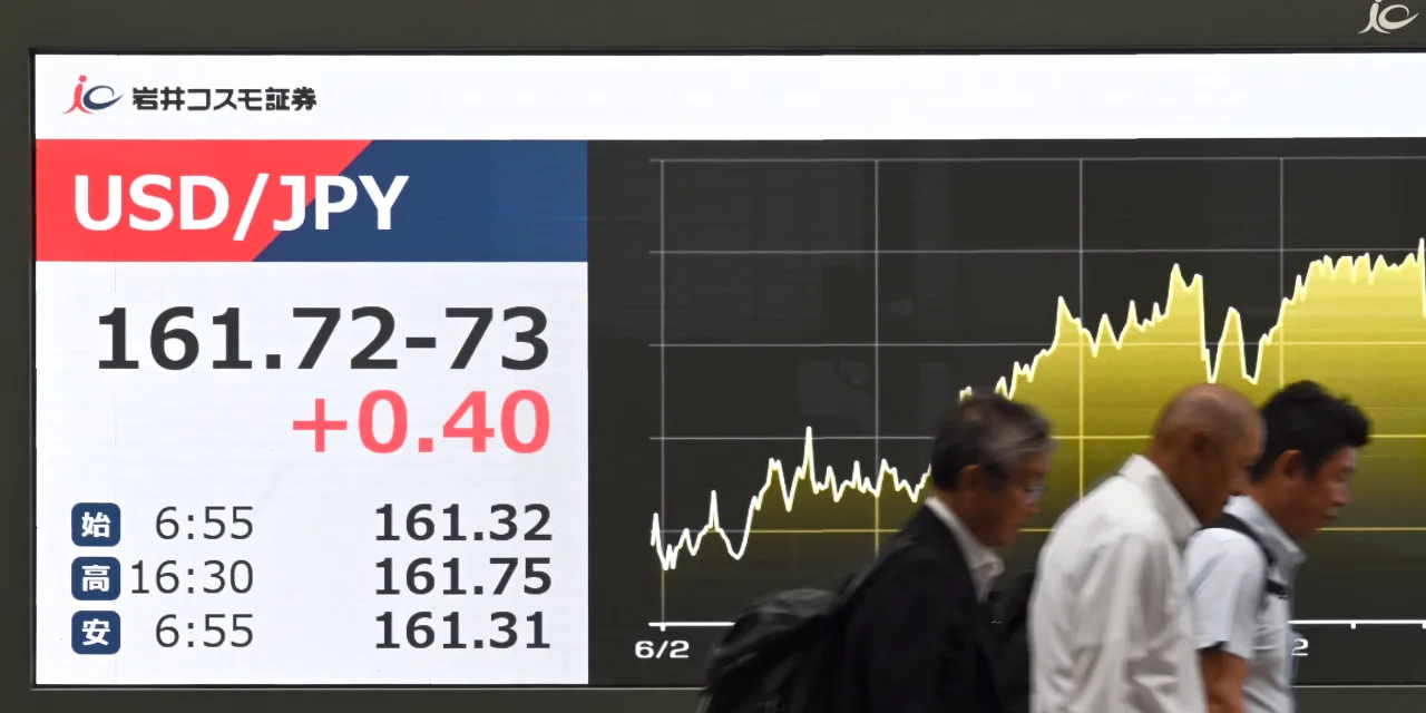 The Yen Is Sinking. For Now, Takaichi, Bank of Japan Forge Ahead.