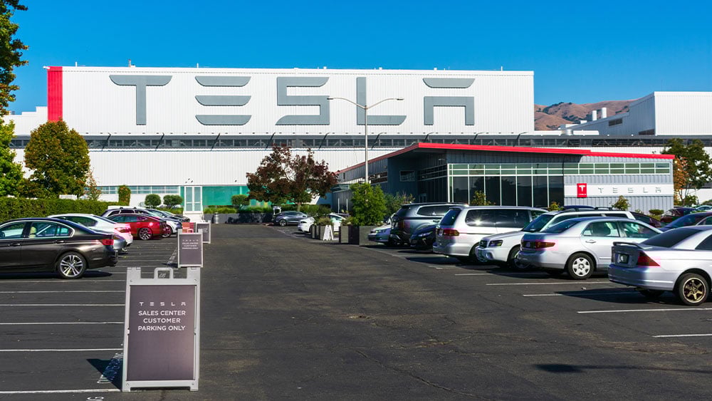 Tesla Talking To Chinese Suppliers For Elon Musk's Solar Project: Report