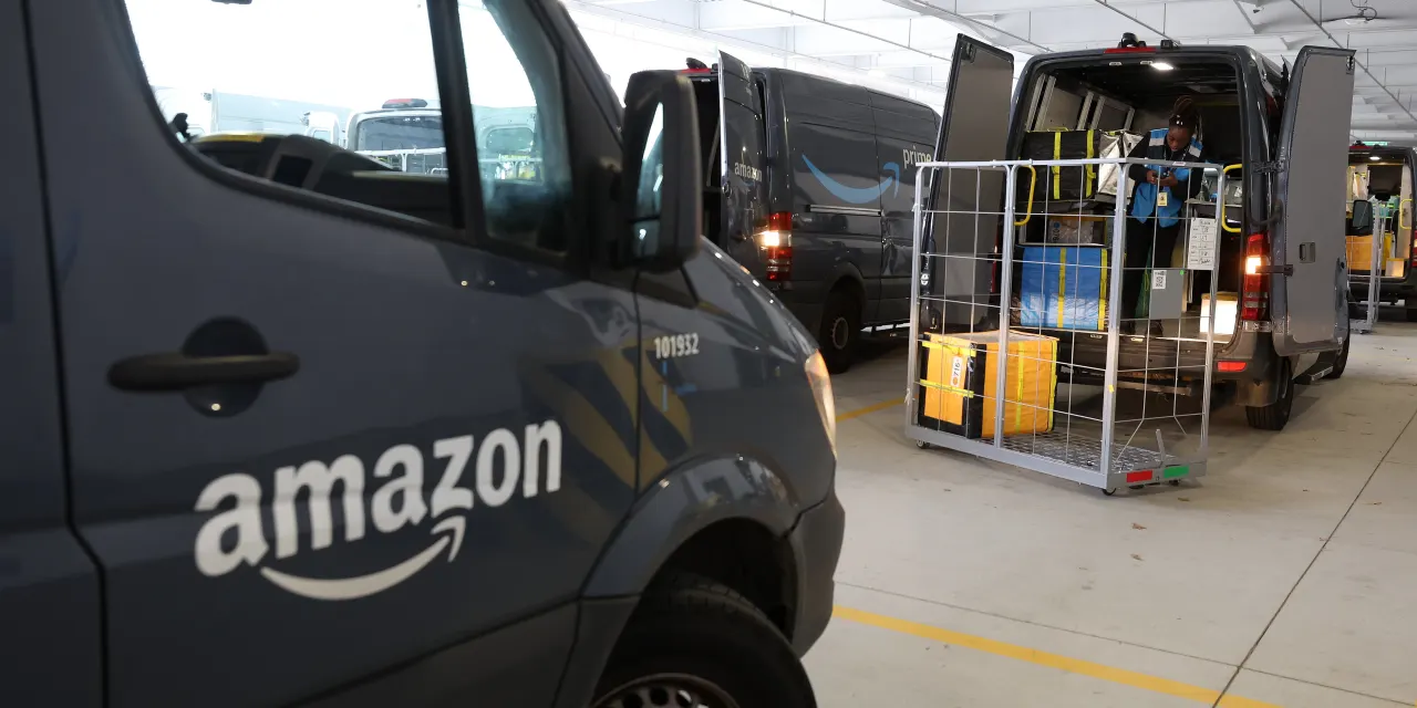 Amazon fires union organizer at Alabama warehouse, union says