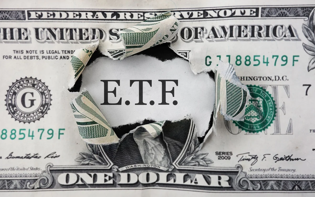 Invesco Pharmaceuticals ETF vs. iShares Biotechnology ETF: Which Is the Better Buy?