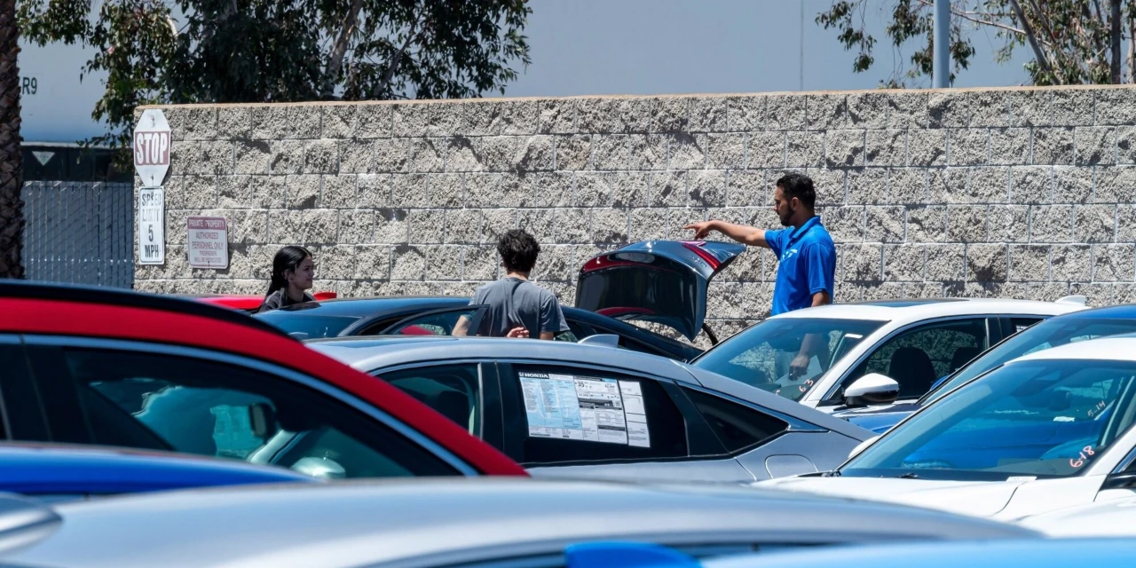 AutoNation Revenue Falls on Lower New-Vehicle Sales