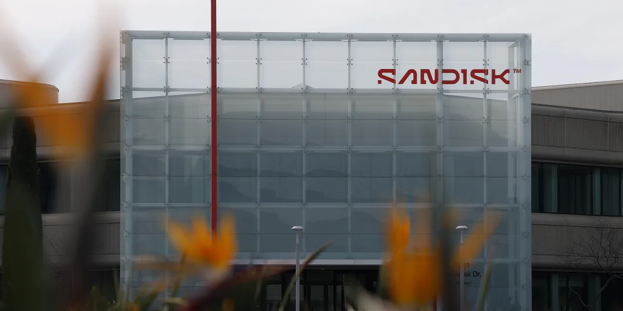 SanDisk Can Gain Another 180%, Analyst Says. Here’s Why.