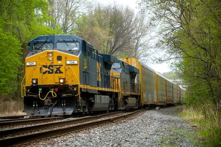 CSX and Canadian National Railway link routes between Canada's west coast and Nashville