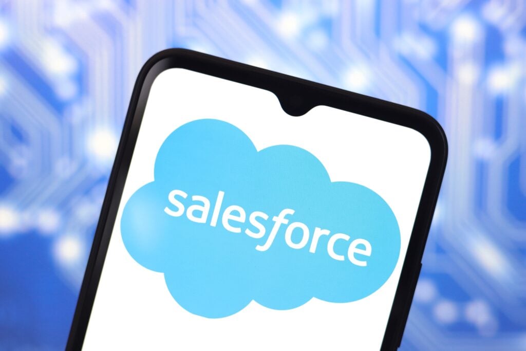 AI Shake-Up Hits Salesforce: Analyst Sees Growth Reset