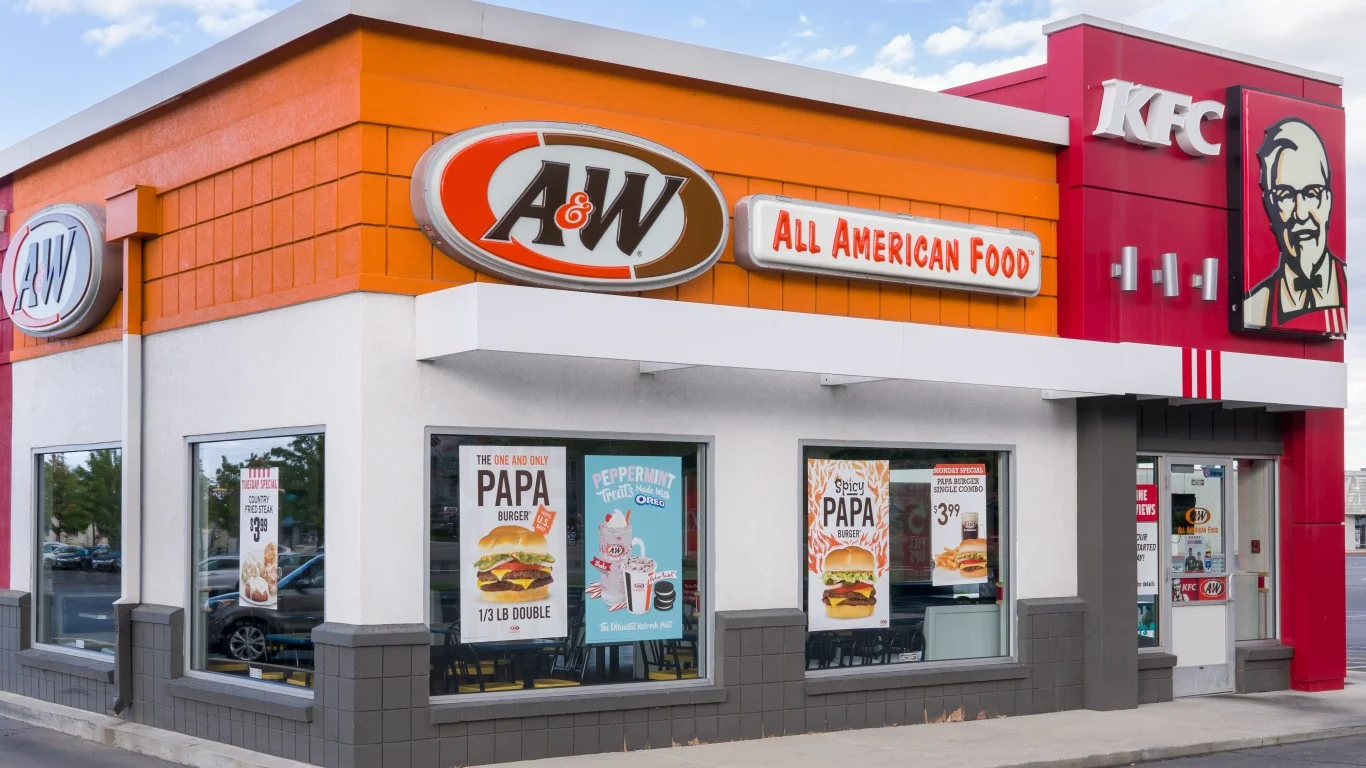 One Fast-Food Titan Rewards Investors and One Leaves Them Hungry