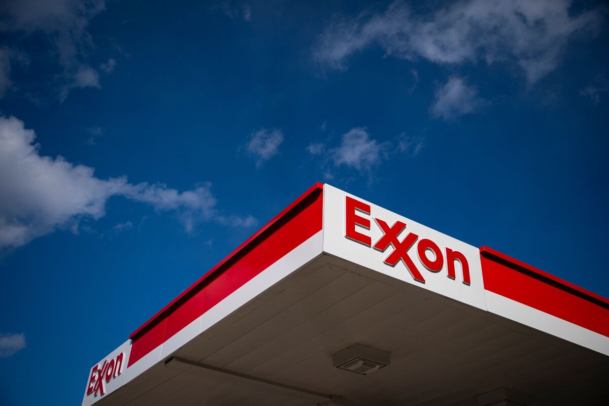 Exxon to Close Pioneer Deal as FTC Forces Out Founder Sheffield - Bloomberg